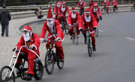 Cicliștii din Chișinău au dus daruri familiilor nevoiașe