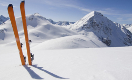 Тысячи туристов заблокированы на горнолыжном курорте в Швейцарии