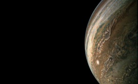 NASA показало необычные фотографии Юпитера