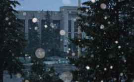 Ninge în Moldova Drumarii au împrăştiat deja peste 270 de tone de material antiderapant
