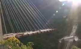 Обрушение моста в Колумбии унесло жизни 9 человек ВИДЕО