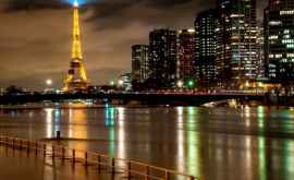 В Париже изза наводнения готовятся эвакуировать экспонаты с нижних уровней Лувра