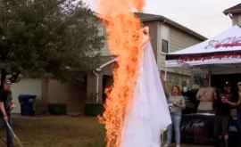 Женщина сожгла свое свадебное платье на миниярмарке