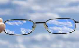 Ученые изобрели глазные капли которые полностью заменят очки