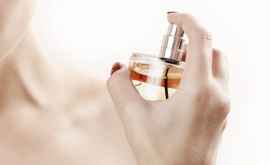 Parfumurile și produsele de îngrijire personală poluează enorm aerul