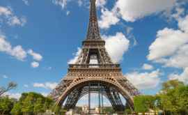 Turnul Eiffel ar putea fi revopsit