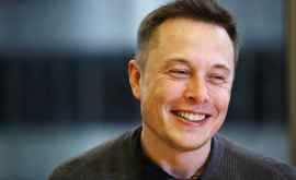 Маск удалил из Facebook страницы Tesla и SpaceX