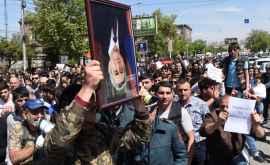 Происходит ли в Армении очередная бархатная революция