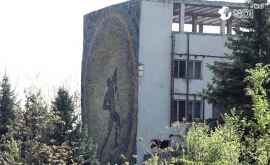 Судьба мозаики на здании Молодежного центра остается неопределенной ФОТО