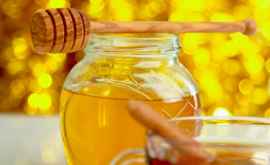 De ce este periculos să punem miere în băuturile fierbinţi
