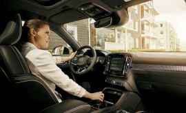 Volvo Cars внедряет Google Assistant Google Play и Google Maps в информационноразвлекательную систему нового поколения