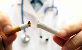 Aproape 3500 de moldoveni dependenţi de tutun sau tratat anul trecut