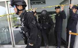 Легковушка протаранила ворота посольства США в Сеуле