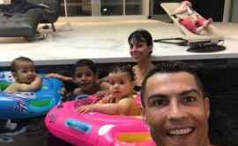 Gemenii lui Cristiano Ronaldo au împlinit un an Vezi cum au sărbătorit