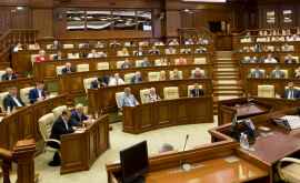 Парламент принял поправки в бюджеты социального и медстрахования на 2018 г