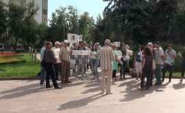 Flashmob în fața Parlamentului protestatarii cer îndeplinirea a trei revendicări