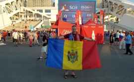 Moldovenii au venit săi susțină pe fotbaliștii ruși cu steagul țării noastre FOTO