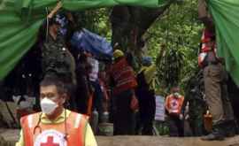 Спасательная операция в Таиланде Есть риск полного затопления пещеры
