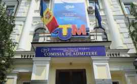 Absolvenții din Găgăuzia depun documentele la UTM