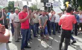 Localnicii şi primari din Ungheni au scandat împotriva liderilor PAS şi PPDA