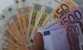 Moldovenii care muncesc peste hotare trimit mai mulți bani acasă