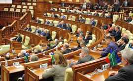 Sesiunea de primăvaravară a Parlamentului supusă criticii