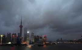 На Шанхай обрушился мощный тайфун