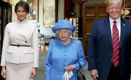 Trump spune că Regina Elisabeta este cea care a întîrziat la întrevedere