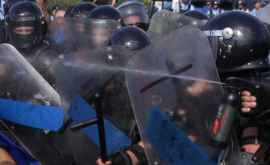 Protest violent în București Jandarmii au folosit gaze lacrimogene și tunuri cu apă VIDEO