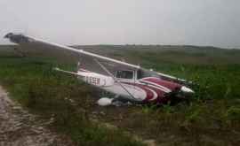 Un avion cu pasageri a aterizat forțat pe un lan din Ștefan Vodă