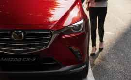 Mazda se pregăteşte să dezvăluie noua generaţie a modelului CX3