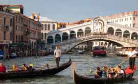 Ce nu au voie să mai facă turiştii care vizitează Veneţia