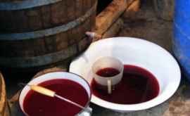 Salvatorii atenționează asupra pericolului de intoxicare în perioada fermentării vinului