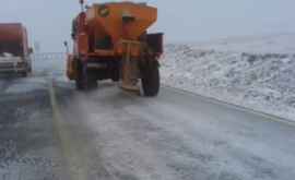 Drumuri blocate și panică printre șoferi Zăpada din România face prăpăd