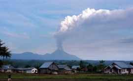 O nouă alertă în Indonezia Pe insula Sulawesi a erupt un vulcan