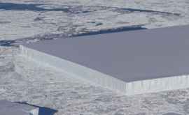 Un aisberg cu o formă ciudată descoperit de NASA