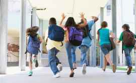 Ура осенние каникулы Сколько будут отдыхать молдавские школьники