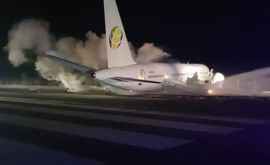 Un avion a aterizat de urgenţă Mai multe persoane au fost rănite