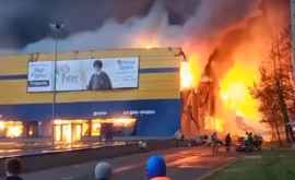 Incendiu puternic întrun hipermarket din Sankt Petersburg 800 de oameni evacuaţi VIDEO