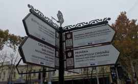 În centrul Chișinăului au apărut primele indicatoare pentru turiști FOTO 