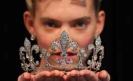 Bijuterii rare ale reginei Maria Antoaneta scoase la licitaţie