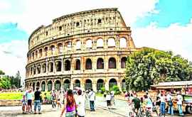 Reguli pentru turiștii din Roma Iată pentru ce riști să fii amendat