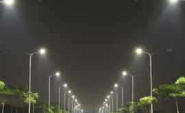 На десяти столичных улицах обновят системы освещения