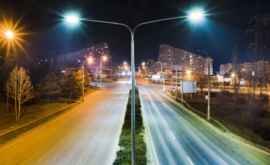Десять главных улиц Кишинева обновят свои системы освещения в 2019 году