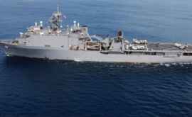 Российский сторожевик взял под контроль корабль ВМС США в Черном море