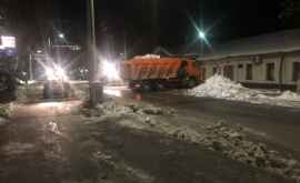 Drumarii au lucrat toată noaptea pe străzile din Chişinău