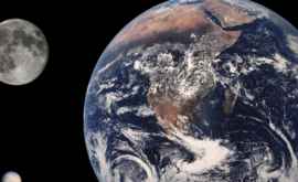 Китайский спутник сфотографировал Луну и Землю с необычного ракурса