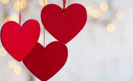 Миллионы людей во всем мире празднуют День всех влюбленных