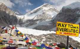 Motivul pentru care China îşi închide tabăra de bază de pe Everest
