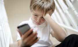 Экраны электронных устройств могут влиять на мозг детей исследование